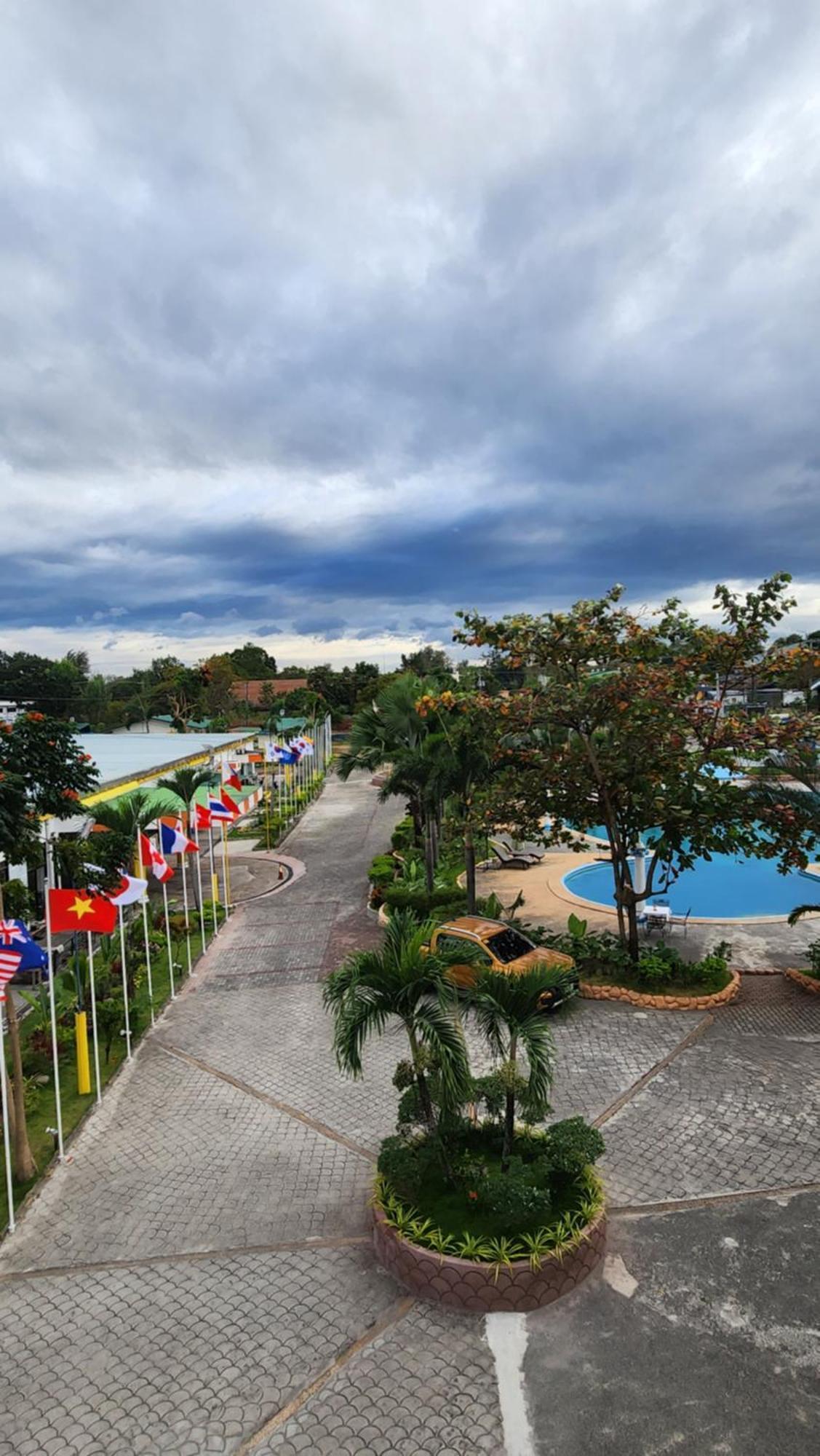Airport Hotel Clark Clark Freeport Zone Exterior photo